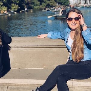 Meet your Posher, Jennifer